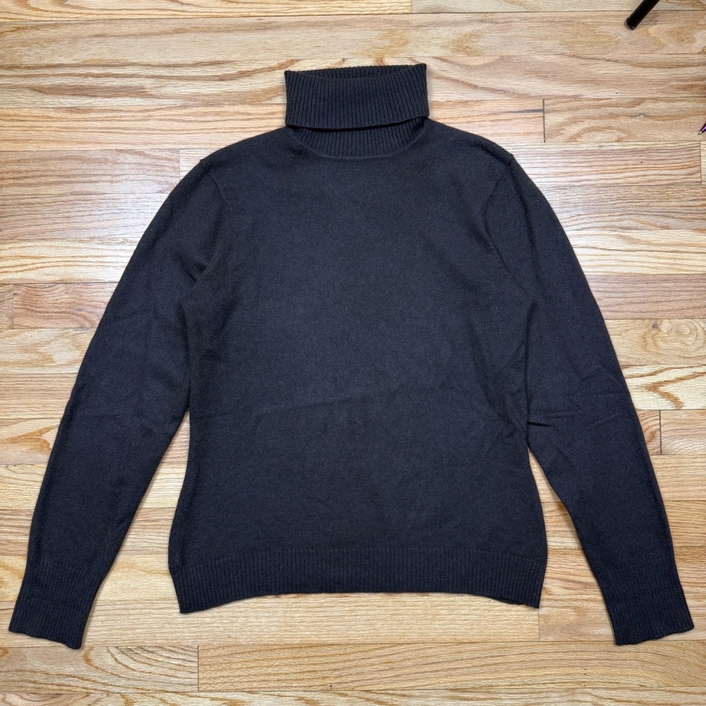 Elegant Vintage Brown Cashmere Turtleneck Sweater - Picture 4 of 4